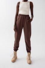 Spodnie dresowe typu jogger w kolorze CACAO BROWN - DISPLAY-XS-wyprzedaż