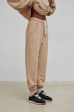 Spodnie dresowe typu jogger w kolorze CLASSIC BEIGE - DRIPS-M-wyprzedaż