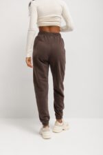 Spodnie dresowe typu jogger w kolorze COFFEE SHAKE skin peach - DISPLAY-S-wyprzedaż