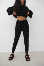 Spodnie dresowe z dzianiny waflowej w kolorze TOTALLY BLACK - ARLES-XL-wyprzedaż
