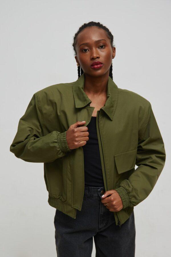 Krótka kurtka bomberka w kolorze KHAKI - WONDER-XL-wyprzedaż