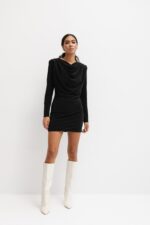 Sukienka z długim rękawem o klasycznym kroju w kolorze SHINY BLACK - COLLETTE-S-wyprzedaż