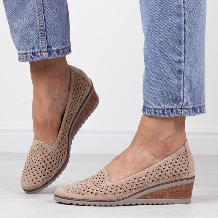 Beżowe czółenka damskie na koturnie Potocki 12306-wyprzedaż