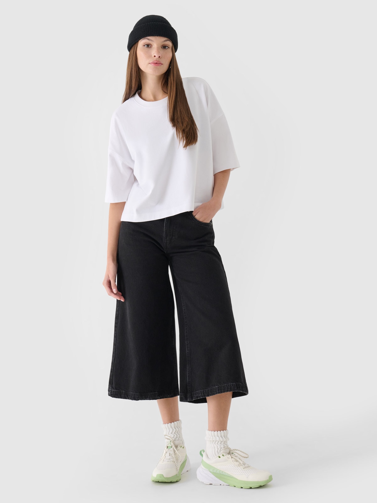 Jeansy baggy damskie Outhorn - czarne-wyprzedaż