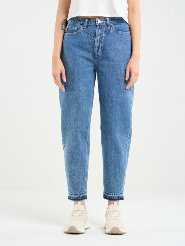 Jeansy damskie mom jeans marmurkowe niebieskie Ria 244-wyprzedaż