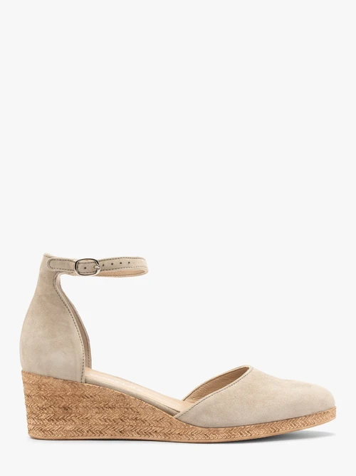 Welurowe czółenka na platformie-wyprzedaż