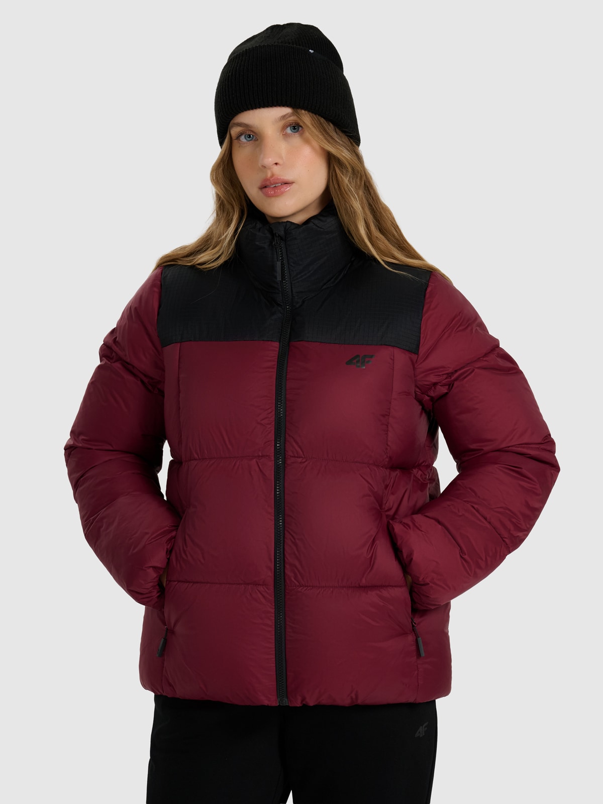 4F Kurtka puchowa z wypełnieniem syntetycznym damska - czerwona S-wyprzedaż