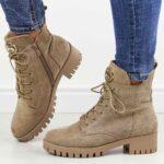 Beżowe zamszowe botki damskie na traperze M.Daszyński 1813-38-wyprzedaż