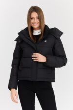 CALVIN KLEIN Czarna matowa damska kurtka z małym logo-wyprzedaż