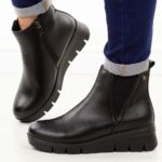 Czarne botki damskie na koturnie Potocki 19308-wyprzedaż