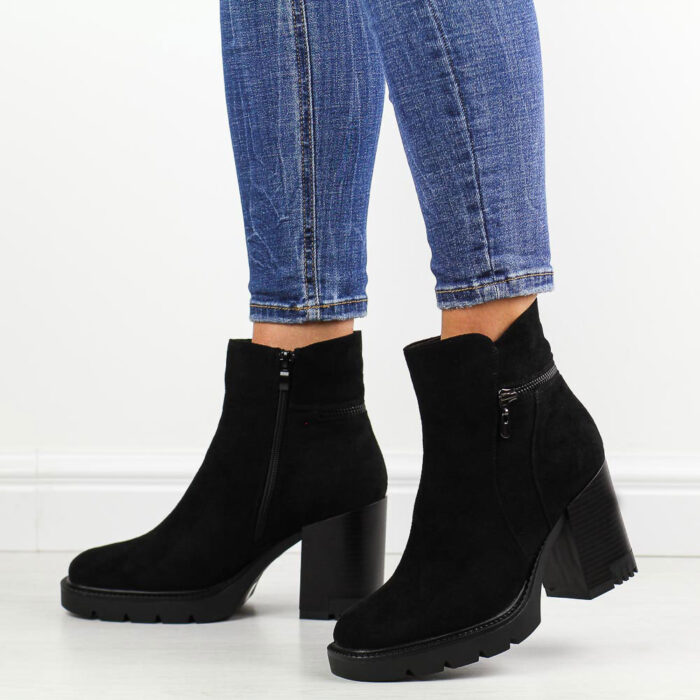 Czarne botki damskie na słupku M.Daszyński Sa254-2-wyprzedaż