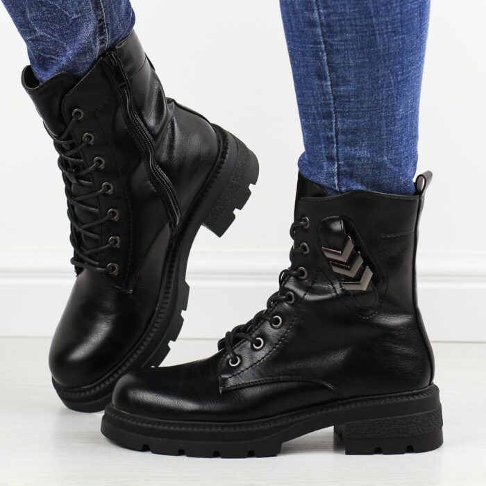 Czarne botki damskie na traperze M.Daszyński 2221-23-wyprzedaż