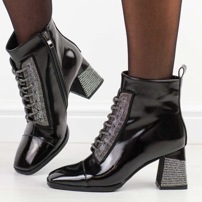 Czarne lakierowane botki damskie na słupku DiA 880-022-wyprzedaż