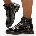 Czarne lakierowane skórzane botki damskie T.Sokolski Z25-125-wyprzedaż