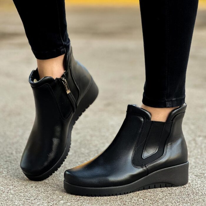 Czarne skórzane Polskie botki damskie na koturnie zimowe Gregors 880-wyprzedaż