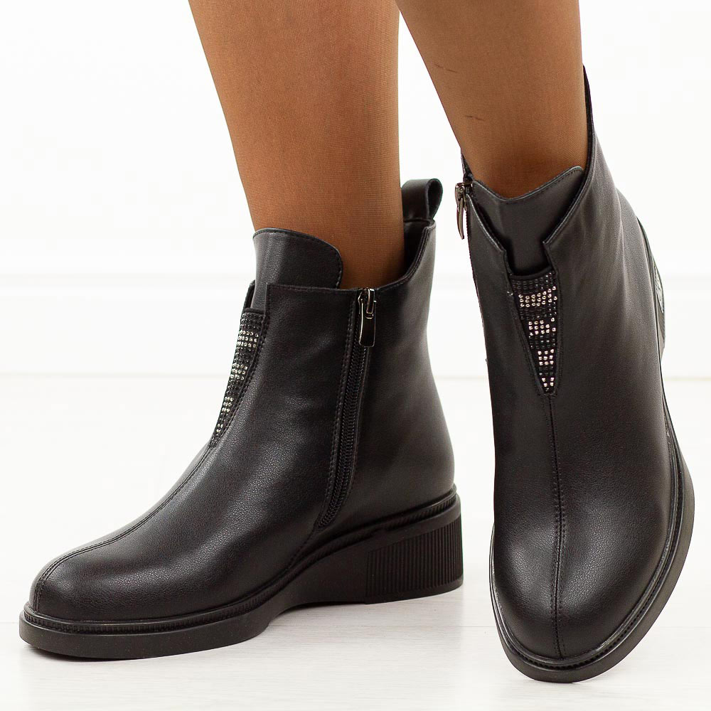 Czarne skórzane botki damskie T.Sokolski Z25-69-wyprzedaż