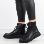 Czarne skórzane botki damskie na platformie Filippo Dbt6312/25-wyprzedaż