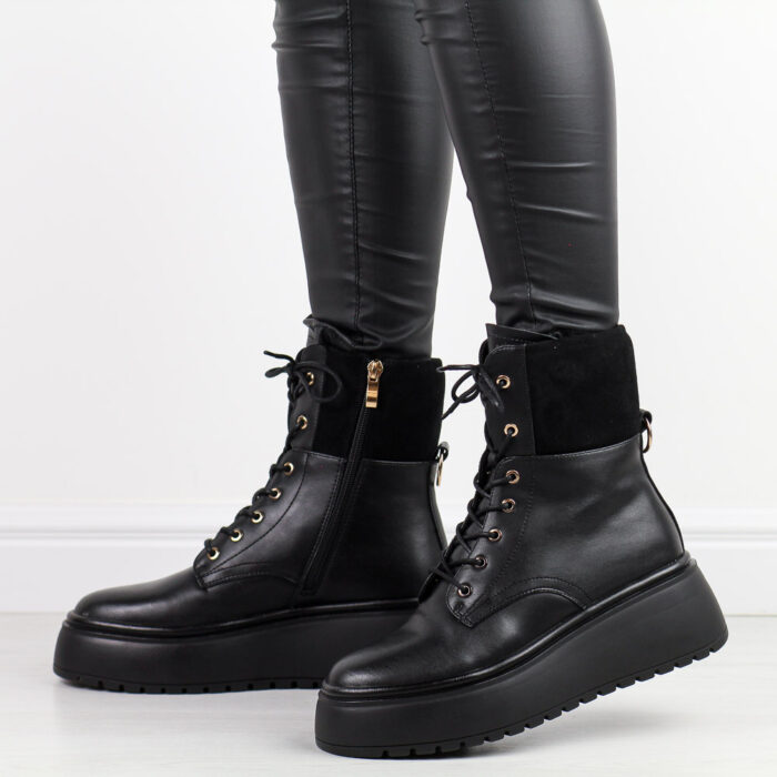 Czarne skórzane botki damskie na platformie T.Sokolski 479-wyprzedaż