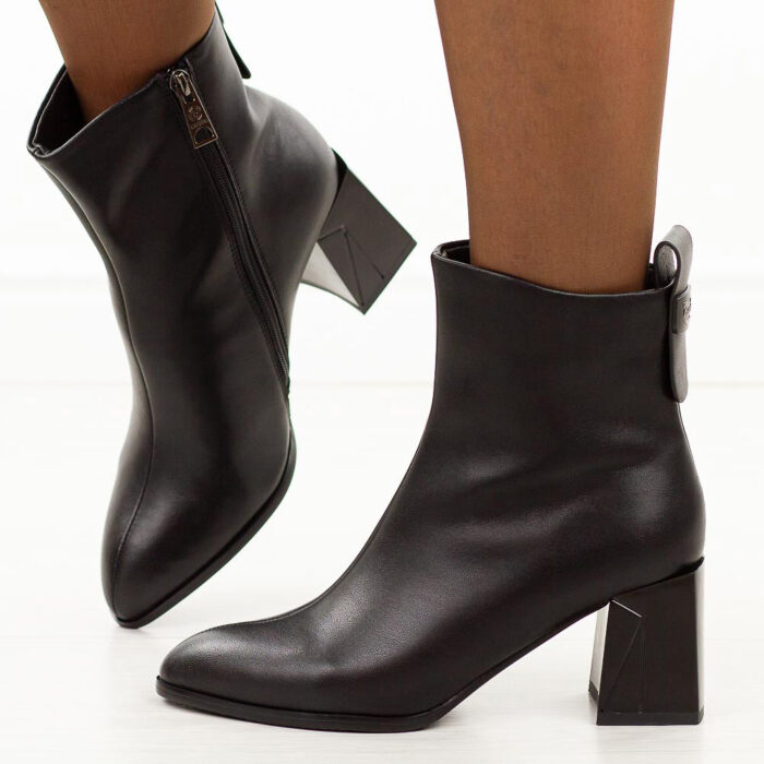 Czarne skórzane botki damskie na słupku Vinceza 66812-wyprzedaż