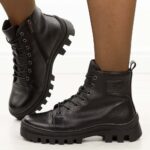 Czarne skórzane botki damskie na traperze Cambell 19370-wyprzedaż