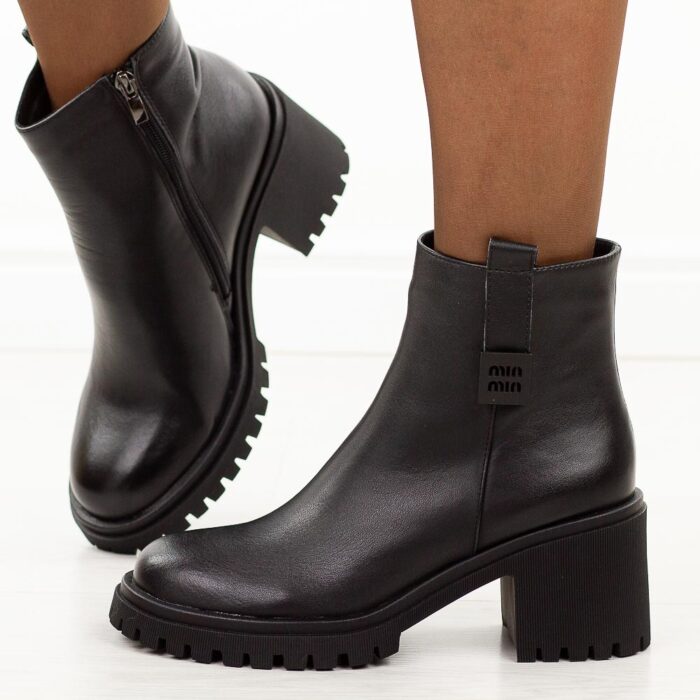 Czarne skórzane botki damskie na traperze Cambell 29312-wyprzedaż