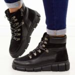 Czarne skórzane botki damskie na traperze T.Sokolski Z25-240-wyprzedaż