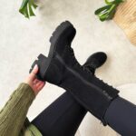 Czarne wysokie skórzane botki damskie na traperze T.Sokolski 197-wyprzedaż