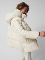 Kurtka puchowa z wypełnieniem syntetycznym damska Outhorn - biała-wyprzedaż