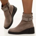 Szare zamszowe botki damskie DiA 52-191-wyprzedaż
