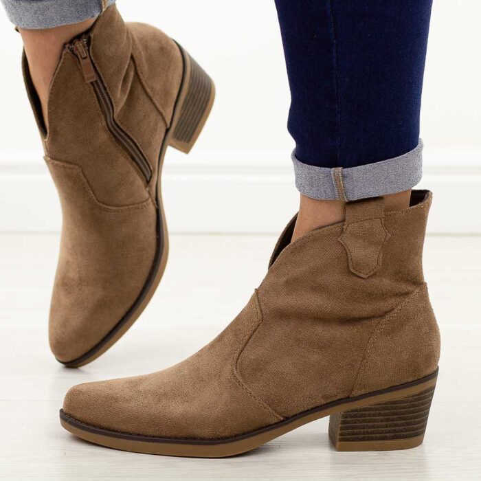 Taupe zamszowe kowbojki