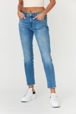 7 FOR ALL MANKIND Błękitne jeansy damskie RELAXED SKINNY-wyprzedaż