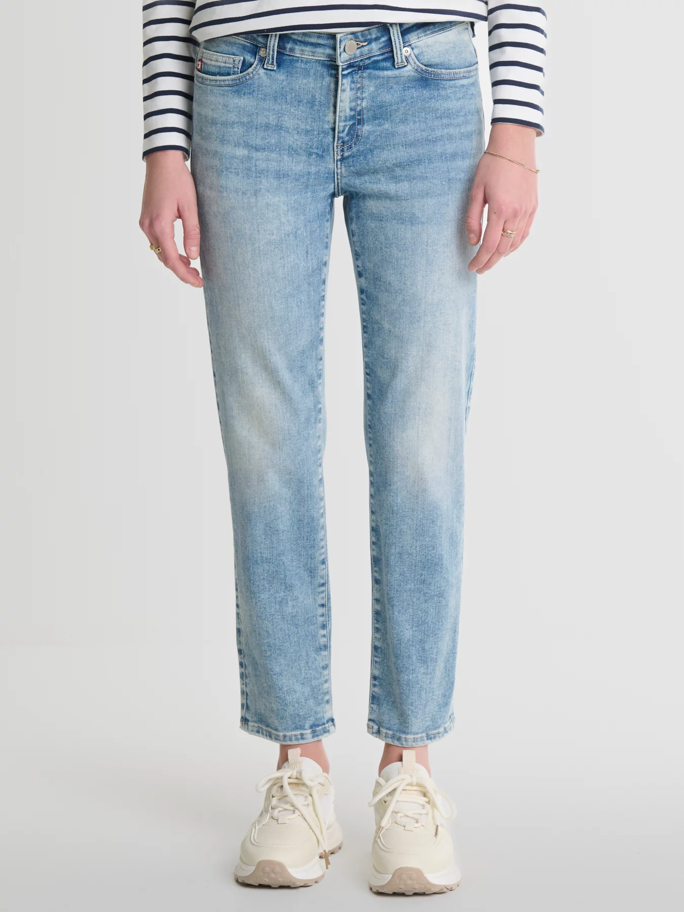 Jeansy damskie z krótką nogawką jasnoniebieskie Adela Cropped 108-wyprzedaż