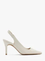 Lakierowane kremowe czółenka typu slingback-wyprzedaż